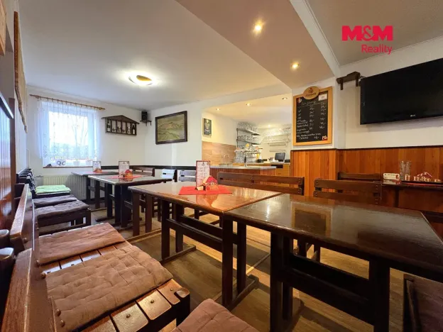 Prodej restaurace, Velké Žernoseky, 438 m2