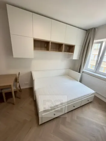 Pronájem bytu 1+kk, Praha - Smíchov, Jindřicha Plachty, 23 m2