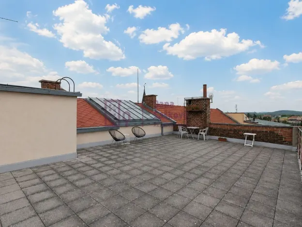 Pronájem bytu 1+kk, Jindřichův Hradec - Jindřichův Hradec I, Komenského, 27 m2
