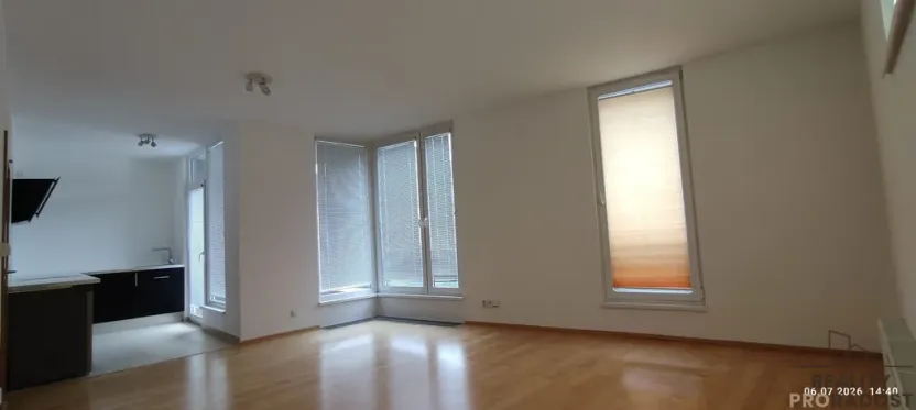 Pronájem bytu 2+kk, Praha, Raichlova, 65 m2