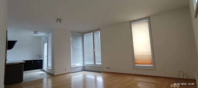 Pronájem bytu 2+kk, Praha, Raichlova, 65 m2