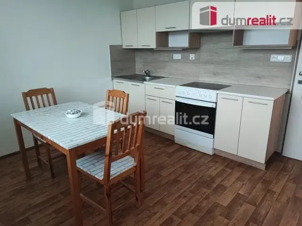 Pronájem bytu 1+1, Spálené Poříčí, Zámecká, 39 m2