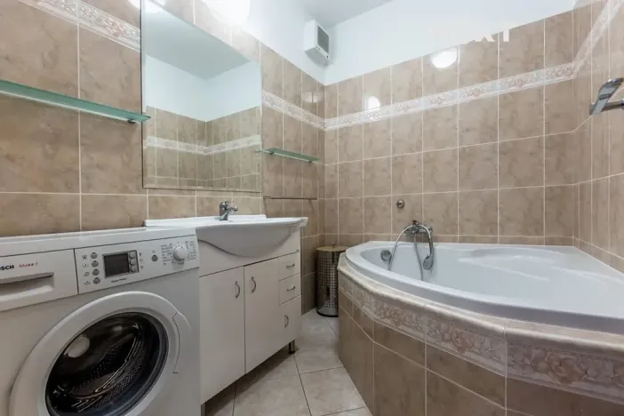 Prodej bytu 3+1, Zliv, Dolní náměstí, 89 m2