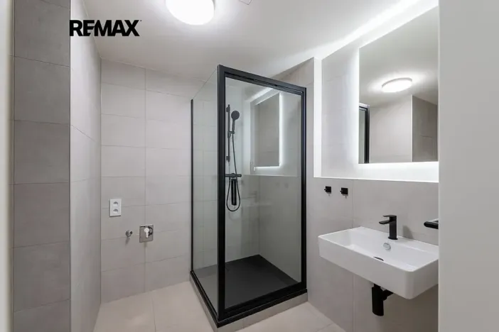 Pronájem bytu 2+kk, Praha - Strašnice, Strančická, 48 m2