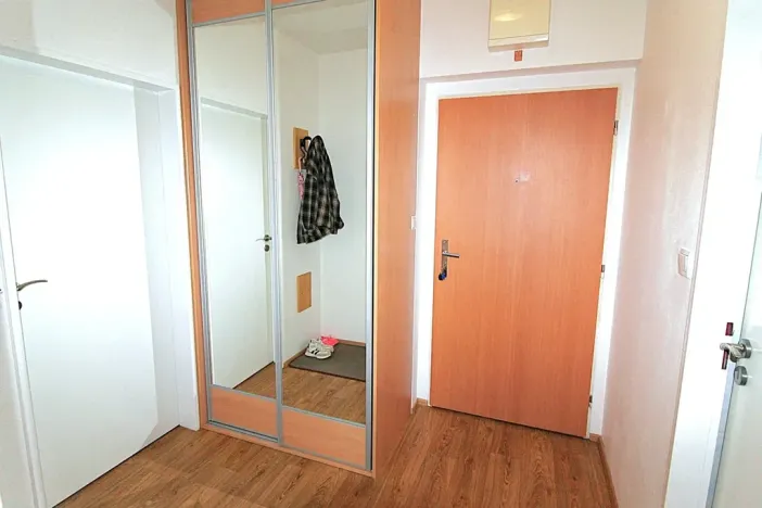 Pronájem bytu 2+kk, Praha - Troja, Hnězdenská, 46 m2
