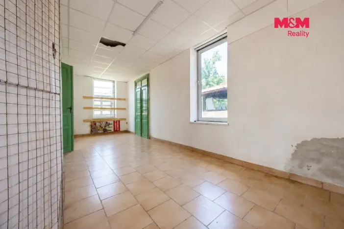Prodej obchodního prostoru, Přerov - Přerov VI-Újezdec, Hlavní, 220 m2