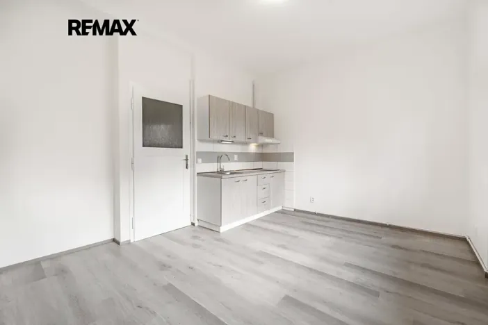 Pronájem bytu 1+kk, Praha - Břevnov, Patočkova, 21 m2