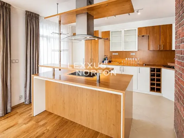 Pronájem rodinného domu, Praha - Veleslavín, Nad hradním potokem, 350 m2