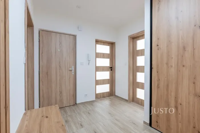 Pronájem bytu 2+1, Zlín, L. Váchy, 54 m2