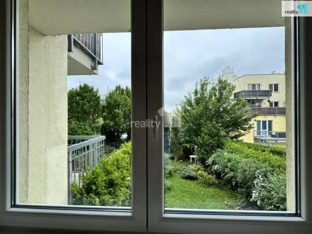Pronájem bytu 2+kk, Praha - Řeporyje, Wiesenthalova, 45 m2