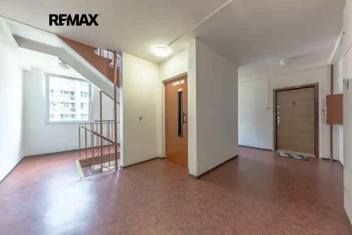 Prodej bytu 2+kk, Praha - Modřany, Mádrova, 44 m2