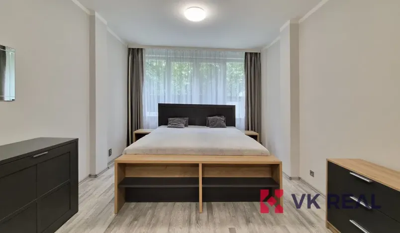 Pronájem bytu 2+kk, Praha - Vokovice, Lužná, 70 m2