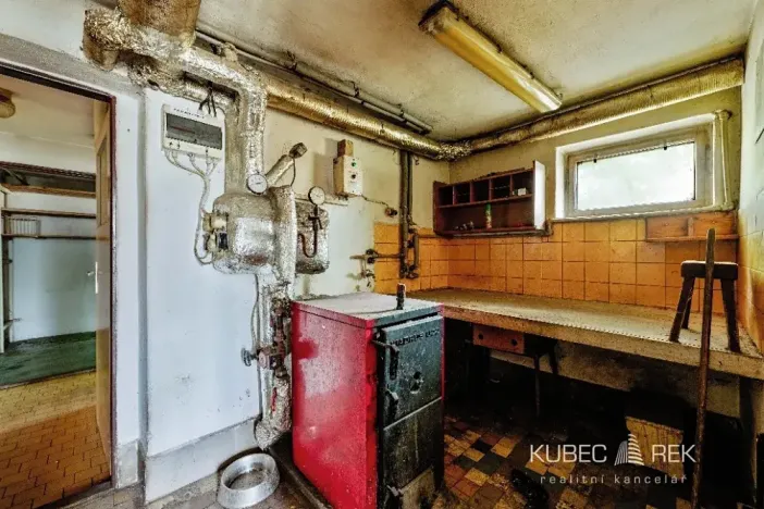 Prodej obchodního prostoru, Tábor, Jihlavská, 330 m2