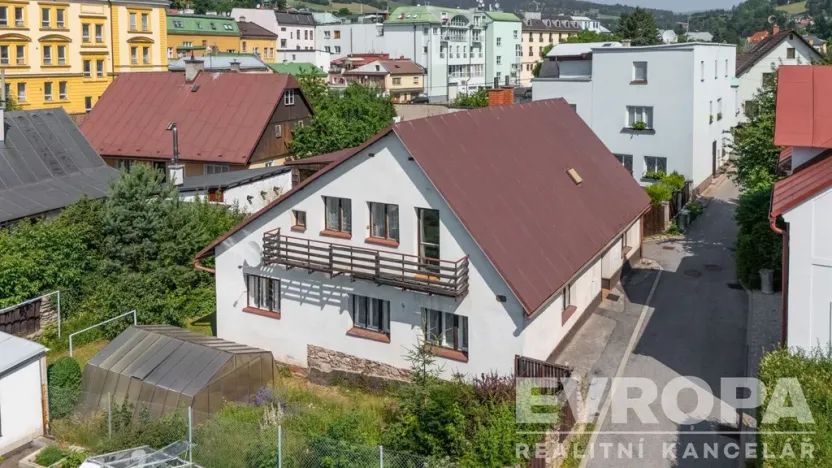 Prodej rodinného domu, Vrchlabí, U lázní, 200 m2