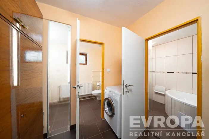 Prodej rodinného domu, Vrchlabí, U lázní, 200 m2