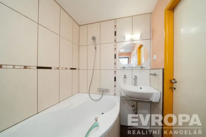 Prodej rodinného domu, Vrchlabí, U lázní, 200 m2
