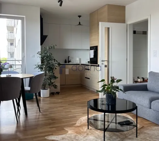 Pronájem bytu 1+kk, Praha, Zvěřinova, 49 m2