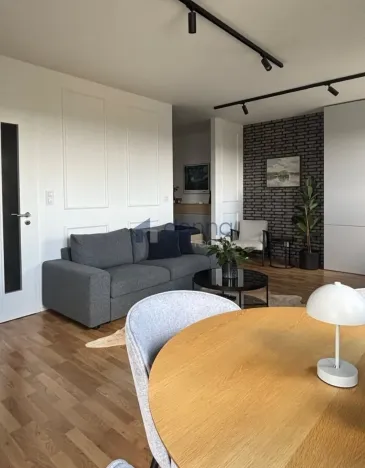 Pronájem bytu 1+kk, Praha, Zvěřinova, 49 m2