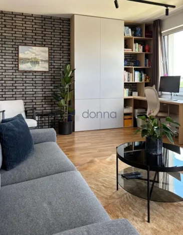 Pronájem bytu 1+kk, Praha, Zvěřinova, 49 m2