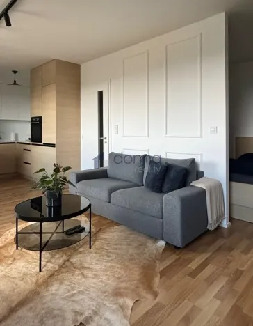 Pronájem bytu 1+kk, Praha, Zvěřinova, 49 m2