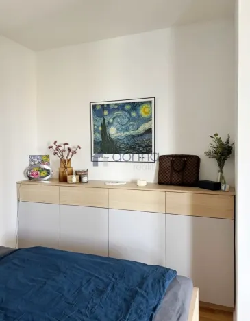 Pronájem bytu 1+kk, Praha, Zvěřinova, 49 m2