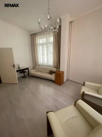 Pronájem bytu 2+1, Karlovy Vary, Tržiště, 59 m2