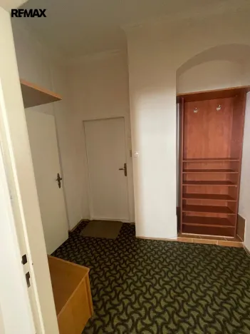 Pronájem bytu 2+1, Karlovy Vary, Tržiště, 59 m2