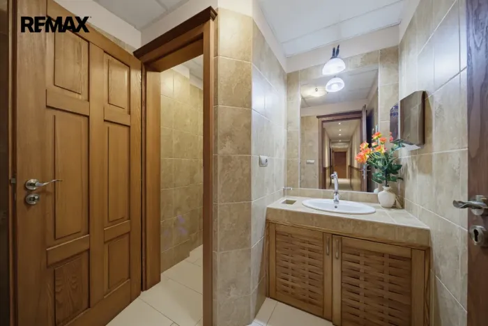 Prodej obchodního prostoru, Karlovy Vary, Jugoslávská, 410 m2