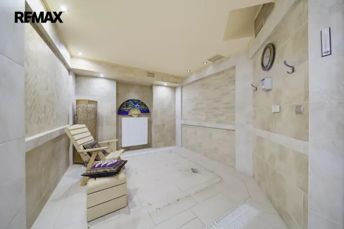 Prodej obchodního prostoru, Karlovy Vary, Jugoslávská, 410 m2