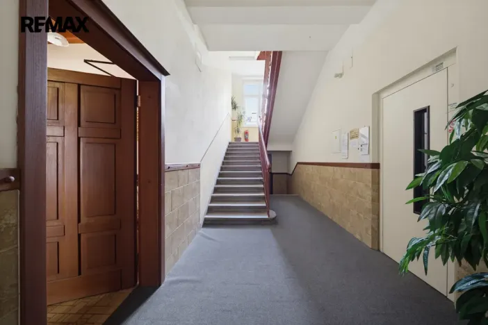 Prodej obchodního prostoru, Karlovy Vary, Jugoslávská, 410 m2