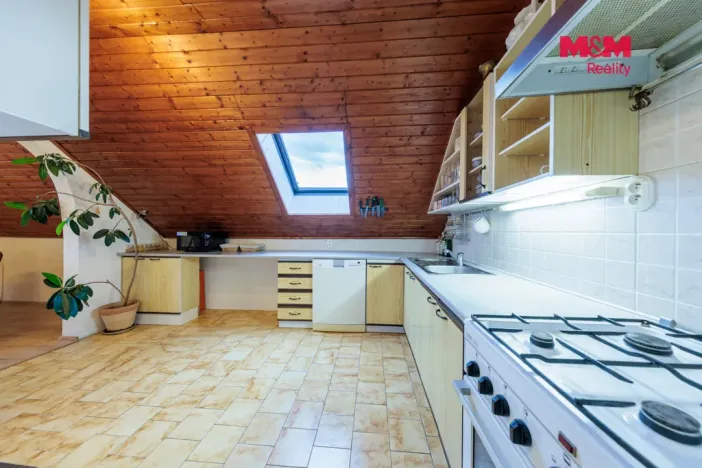 Prodej činžovního domu, Karlovy Vary - Dvory, V Lučinách, 330 m2