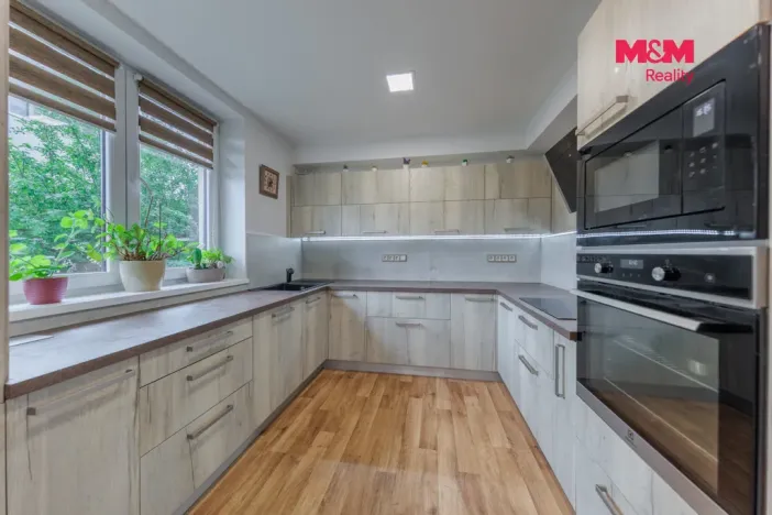 Prodej rodinného domu, Karlovy Vary - Dvory, V Lučinách, 330 m2