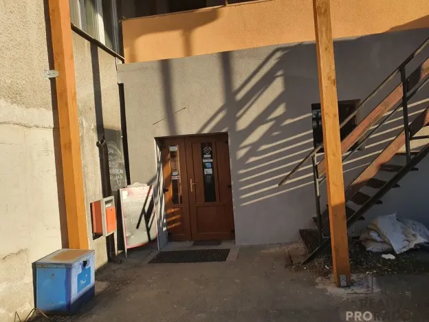 Pronájem skladu, Návsí, 168 m2