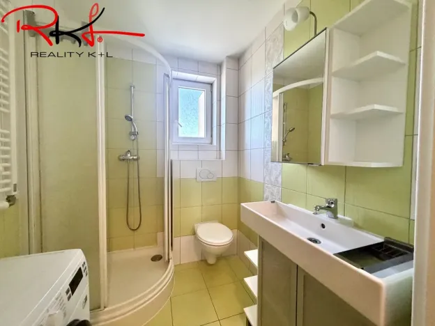 Pronájem bytu 1+kk, Praha - Černý Most, Truhlářova, 31 m2