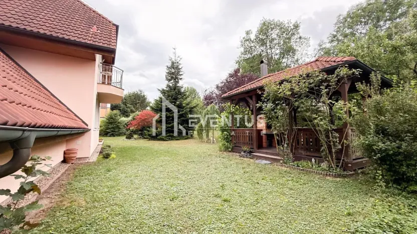 Prodej rodinného domu, Praha - Lysolaje, Nad Helmrovkou, 300 m2