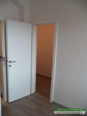 Pronájem bytu 1+kk, Praha - Hodkovičky, Pod lysinami, 30 m2