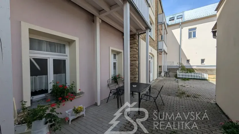 Prodej obchodního prostoru, Kašperské Hory, Náměstí, 161 m2