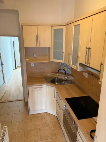 Pronájem bytu 2+kk, Praha - Smíchov, Holečkova, 45 m2