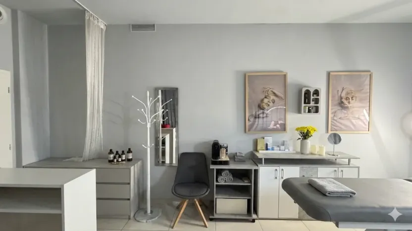 Pronájem obchodního prostoru, Praha - Karlín, Křižíkova, 19 m2