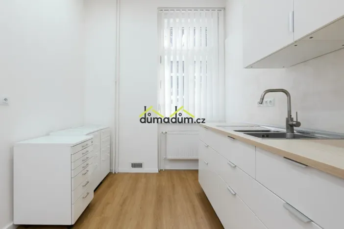 Pronájem ordinace, Praha, Jankovcova, 99 m2