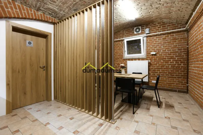 Pronájem ordinace, Praha, Jankovcova, 99 m2