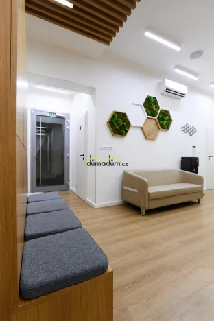Pronájem ordinace, Praha - Holešovice, Jankovcova, 99 m2
