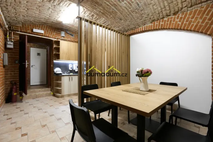 Pronájem ordinace, Praha - Holešovice, Jankovcova, 99 m2