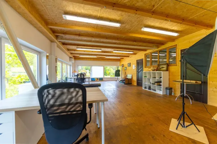 Prodej výrobních prostor, Zlatníky-Hodkovice, 3145 m2