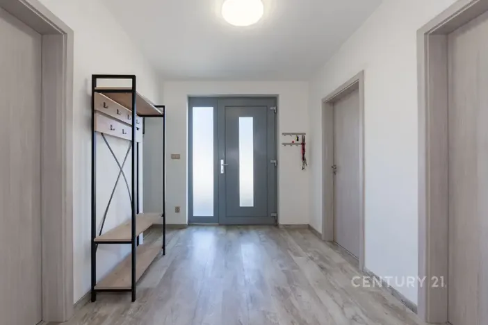Pronájem rodinného domu, Lužice, 104 m2
