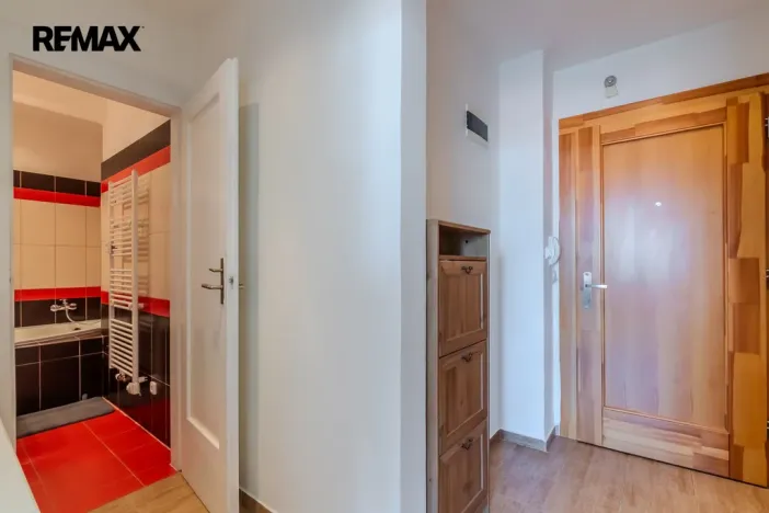 Pronájem bytu 2+kk, Praha - Bubeneč, Zelená, 52 m2