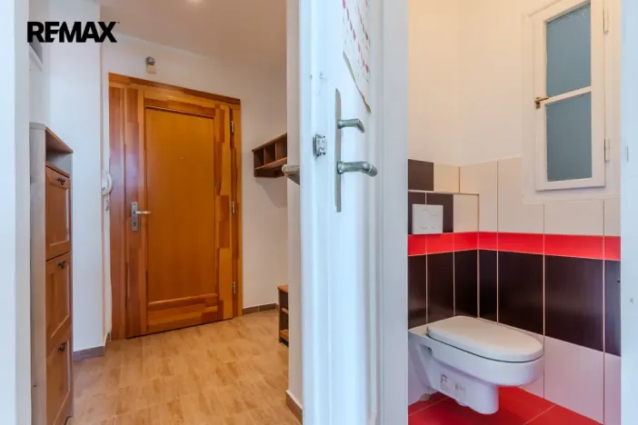 Pronájem bytu 2+kk, Praha - Bubeneč, Zelená, 52 m2