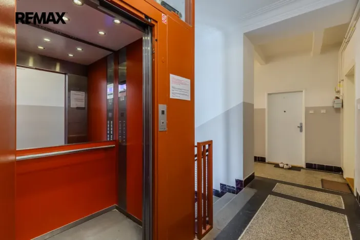 Pronájem bytu 2+kk, Praha - Bubeneč, Zelená, 52 m2