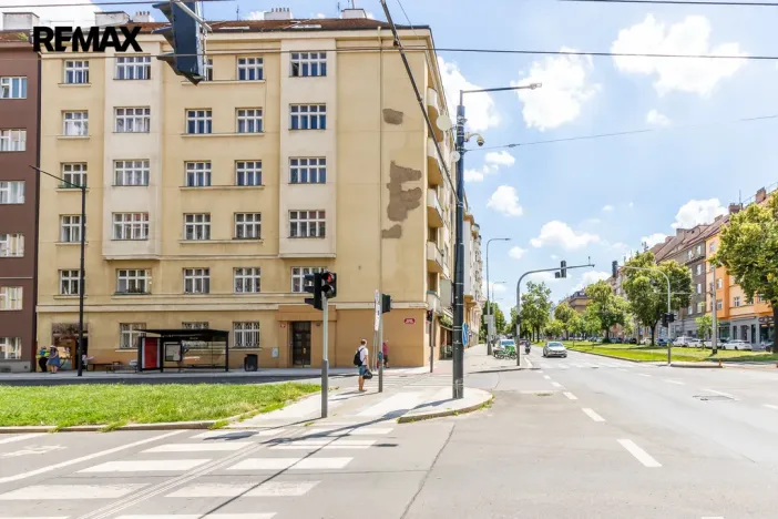 Pronájem bytu 2+kk, Praha - Bubeneč, Zelená, 52 m2