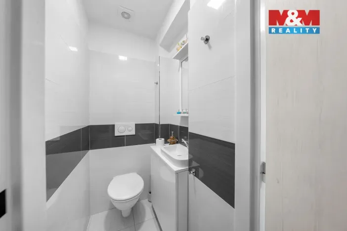 Prodej rodinného domu, Chlumec, Chlumecká, 260 m2